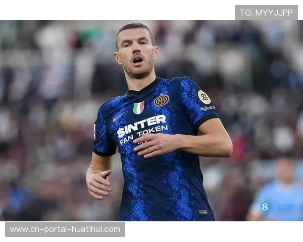 沙尔克04官宣哲科加盟，波黑前锋身披10号球衣